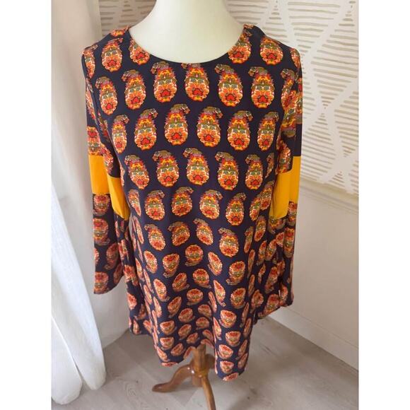 Gianni Bini Women’s Large Bell Sleeve Open Back Dress - Picture 5 of 5